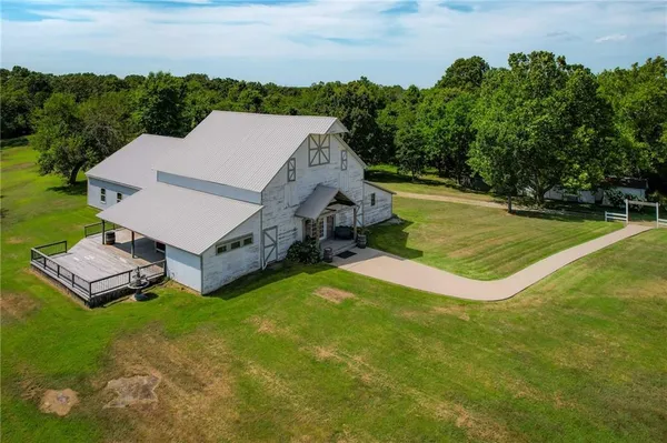 $1,900,000 | 2105 Northeast 315 Pvt Road, Osceola, MO 64776