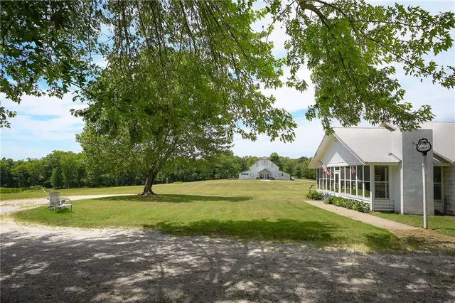 $1,900,000 | 2105 Northeast 315 Pvt Road, Osceola, MO 64776
