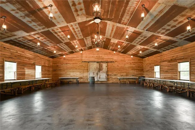 $1,900,000 | 2105 Northeast 315 Pvt Road, Osceola, MO 64776