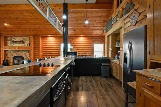 $1,900,000 | 2105 Northeast 315 Pvt Road, Osceola, MO 64776