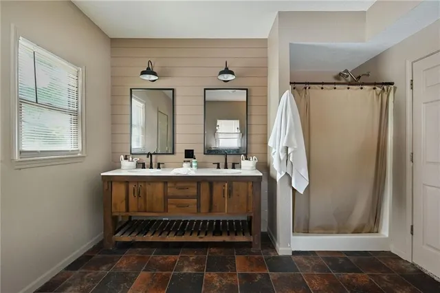 $1,900,000 | 2105 Northeast 315 Pvt Road, Osceola, MO 64776