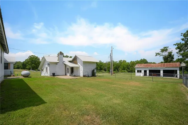 $1,900,000 | 2105 Northeast 315 Pvt Road, Osceola, MO 64776