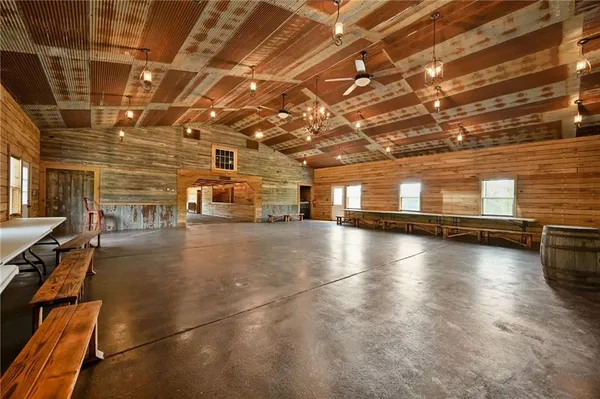 $1,900,000 | 2105 Northeast 315 Pvt Road, Osceola, MO 64776