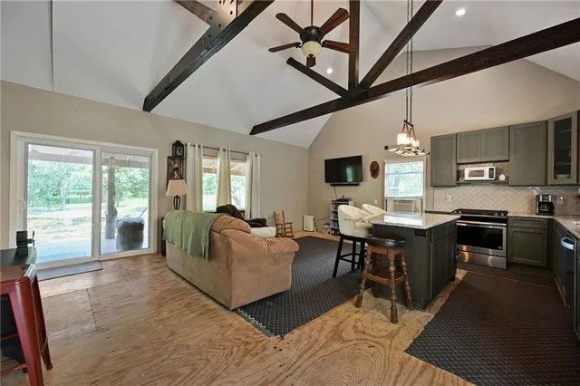 $1,900,000 | 2105 Northeast 315 Pvt Road, Osceola, MO 64776