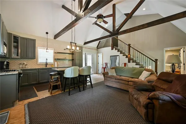 $1,900,000 | 2105 Northeast 315 Pvt Road, Osceola, MO 64776
