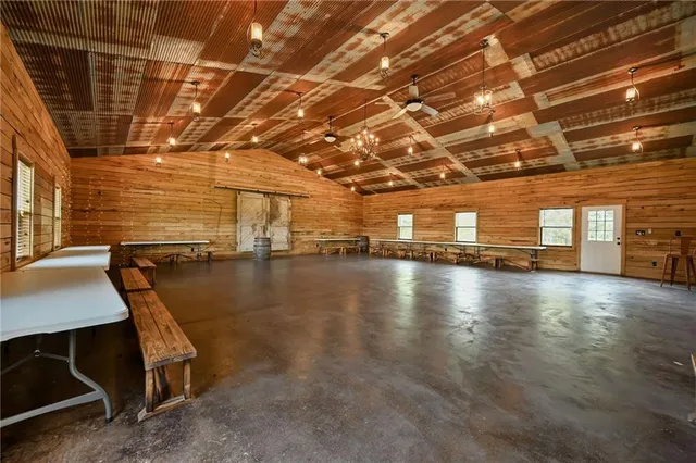 $1,900,000 | 2105 Northeast 315 Pvt Road, Osceola, MO 64776