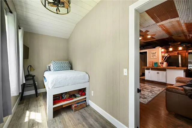 $1,900,000 | 2105 Northeast 315 Pvt Road, Osceola, MO 64776