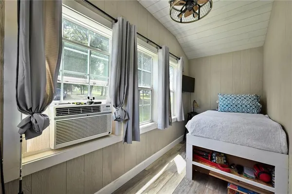 $1,900,000 | 2105 Northeast 315 Pvt Road, Osceola, MO 64776