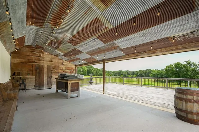 $1,900,000 | 2105 Northeast 315 Pvt Road, Osceola, MO 64776