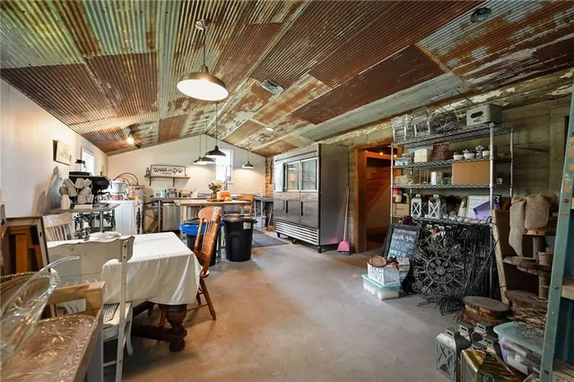 $1,900,000 | 2105 Northeast 315 Pvt Road, Osceola, MO 64776