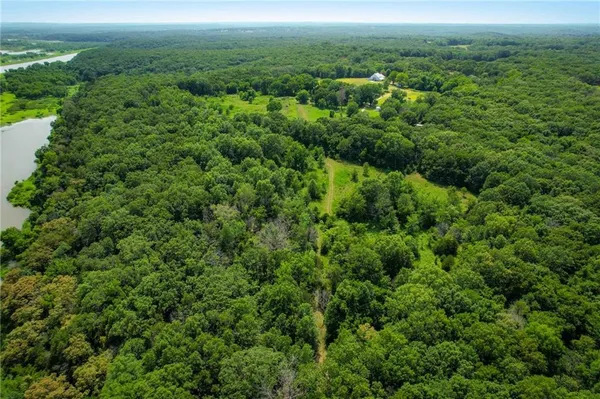 $1,900,000 | 2105 Northeast 315 Pvt Road, Osceola, MO 64776