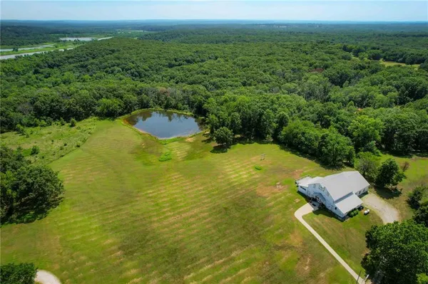 $1,900,000 | 2105 Northeast 315 Pvt Road, Osceola, MO 64776
