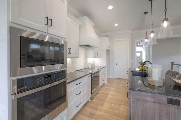$845,000 | 13812 Quigley Street, Overland Park, KS 66221