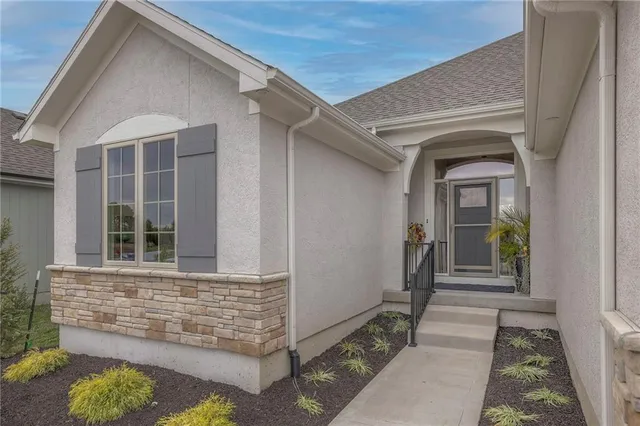 $825,000 | 13812 Quigley Street, Overland Park, KS 66221