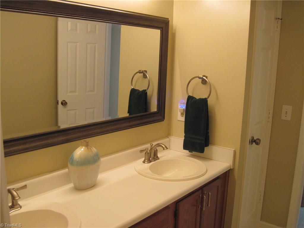 2109 Acorn Ridge Road Greensboro, NC 27407 - Photo 13 of 20 Gallery Image 13