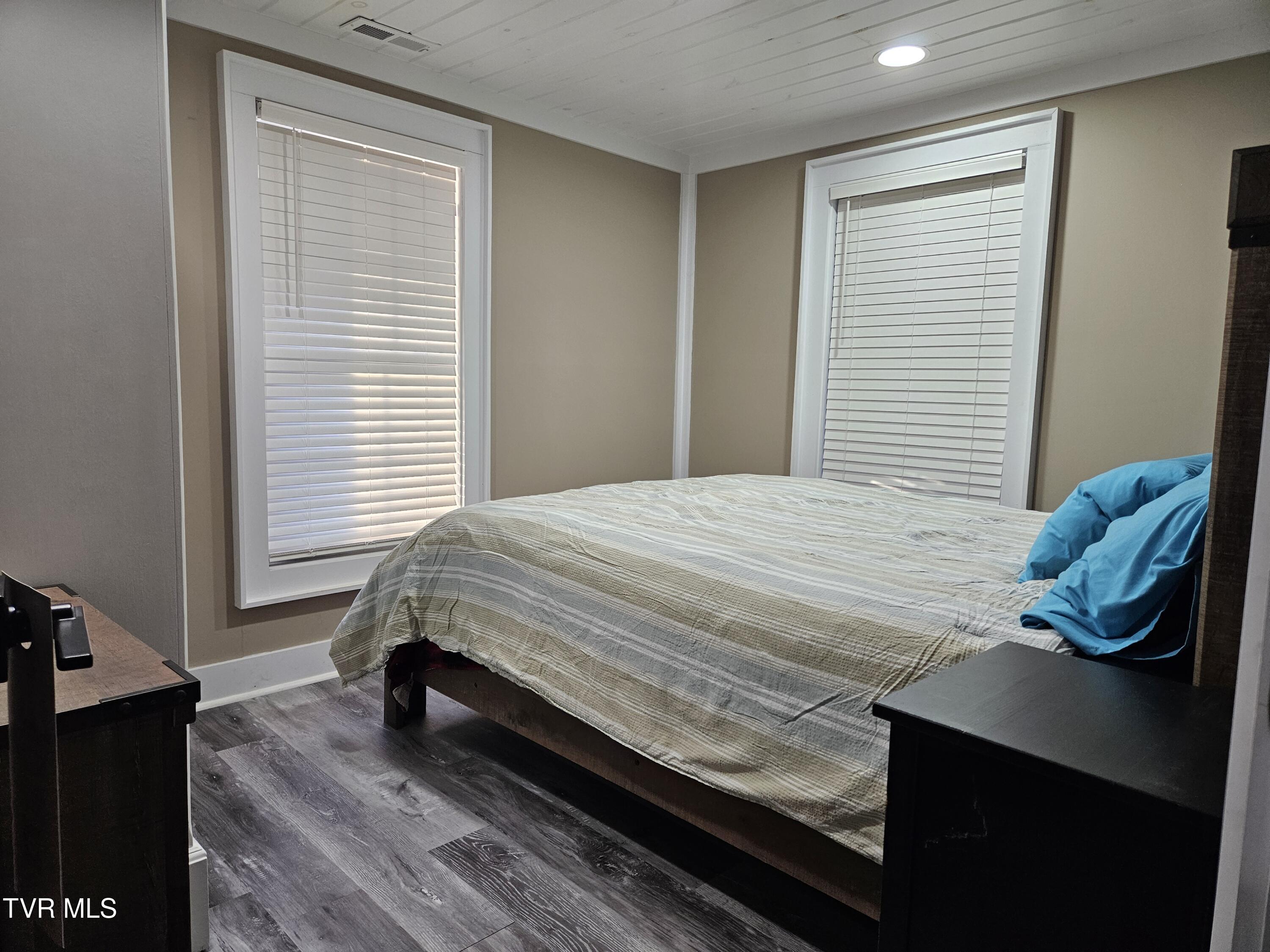 559 Robe Shull Road Mountain City, TN 37683 - Photo 12 of 28 Updated Bedroom 1