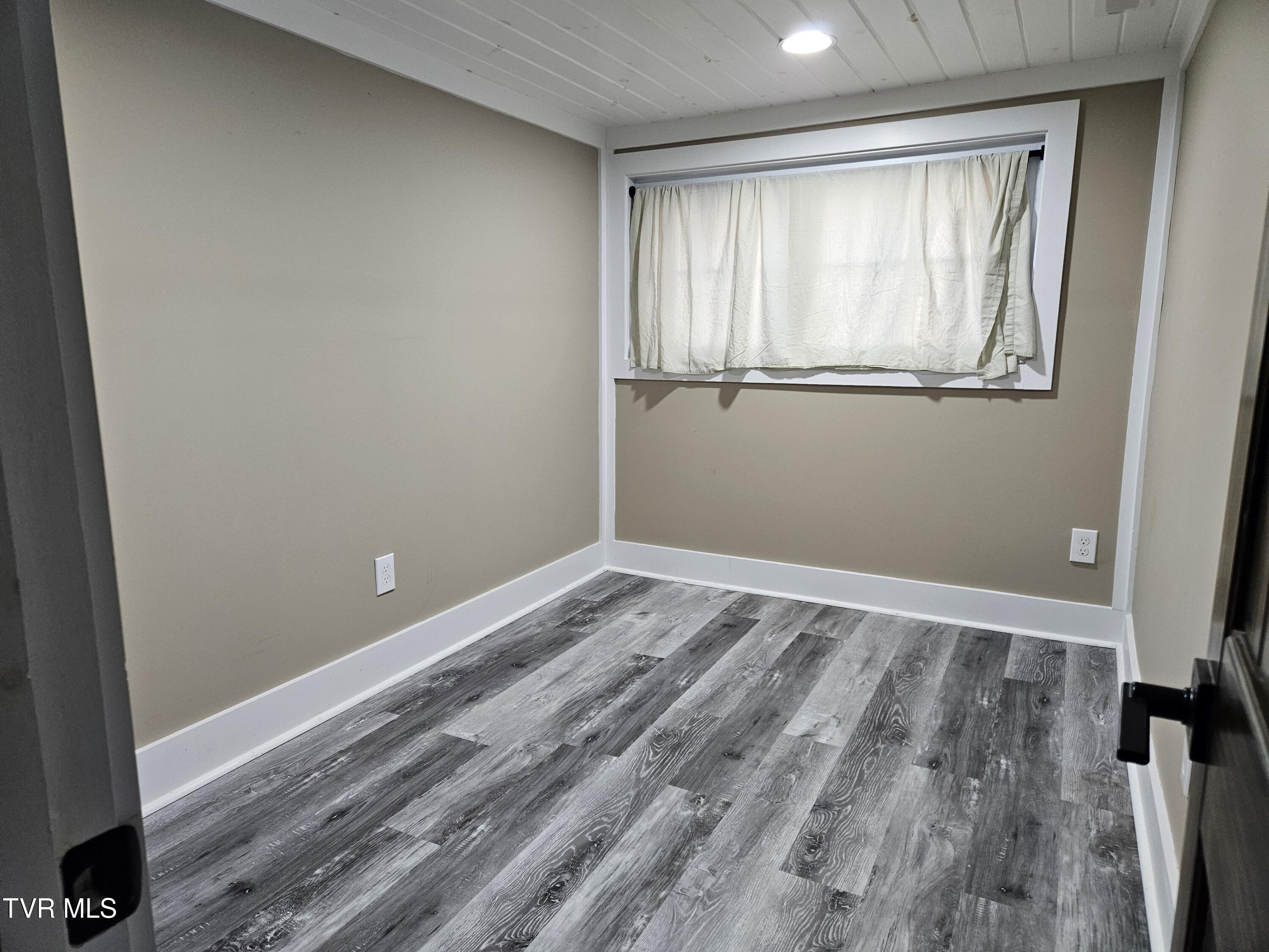 559 Robe Shull Road Mountain City, TN 37683 - Photo 13 of 28 Updated Bedroom 2