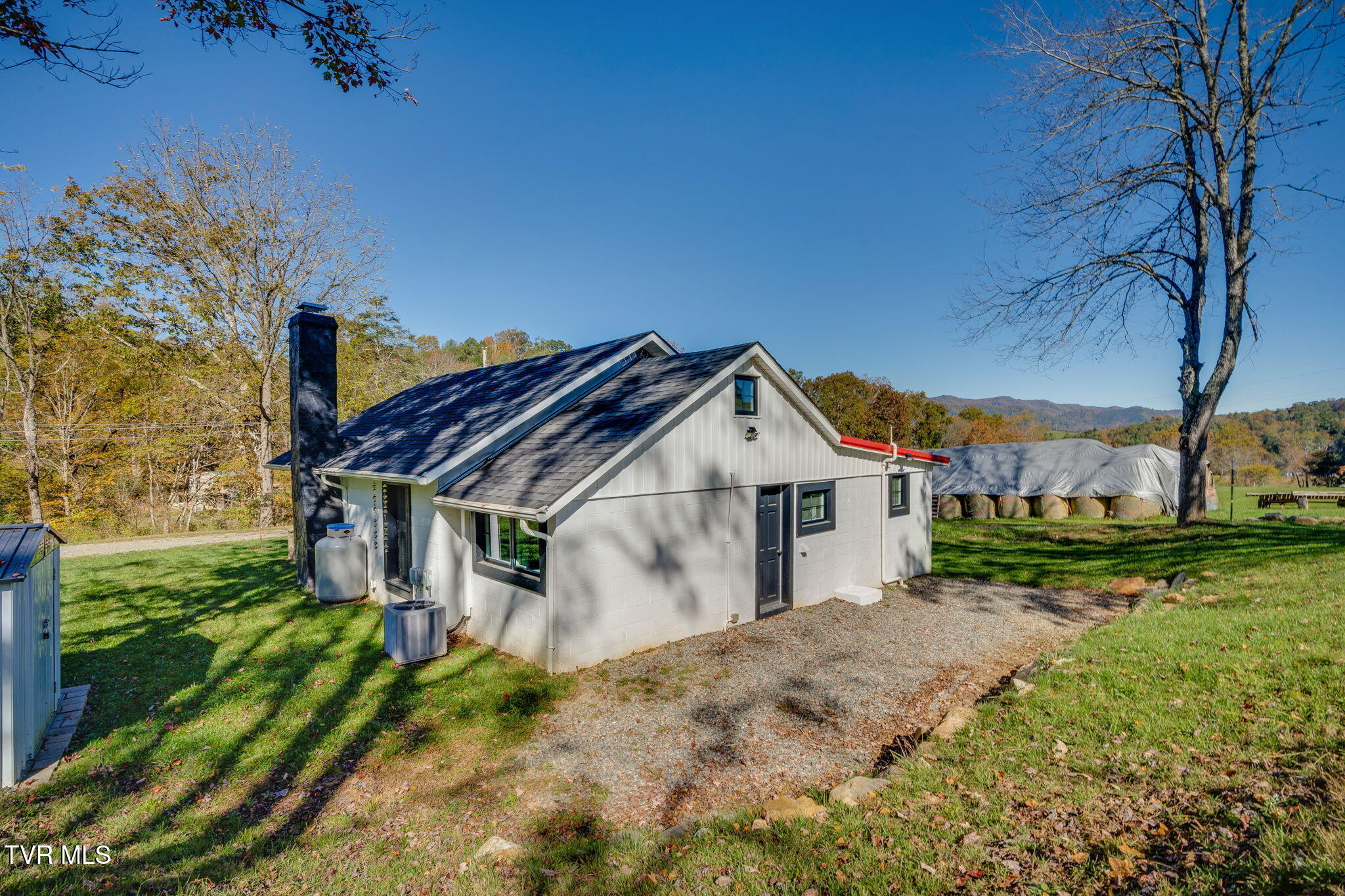 559 Robe Shull Road Mountain City, TN 37683 - Photo 19 of 28 022