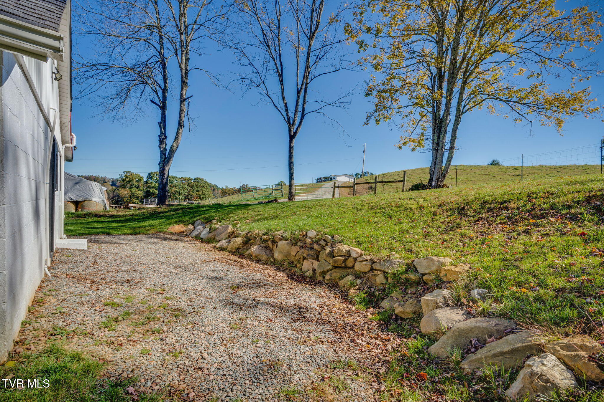 559 Robe Shull Road Mountain City, TN 37683 - Photo 21 of 28 024