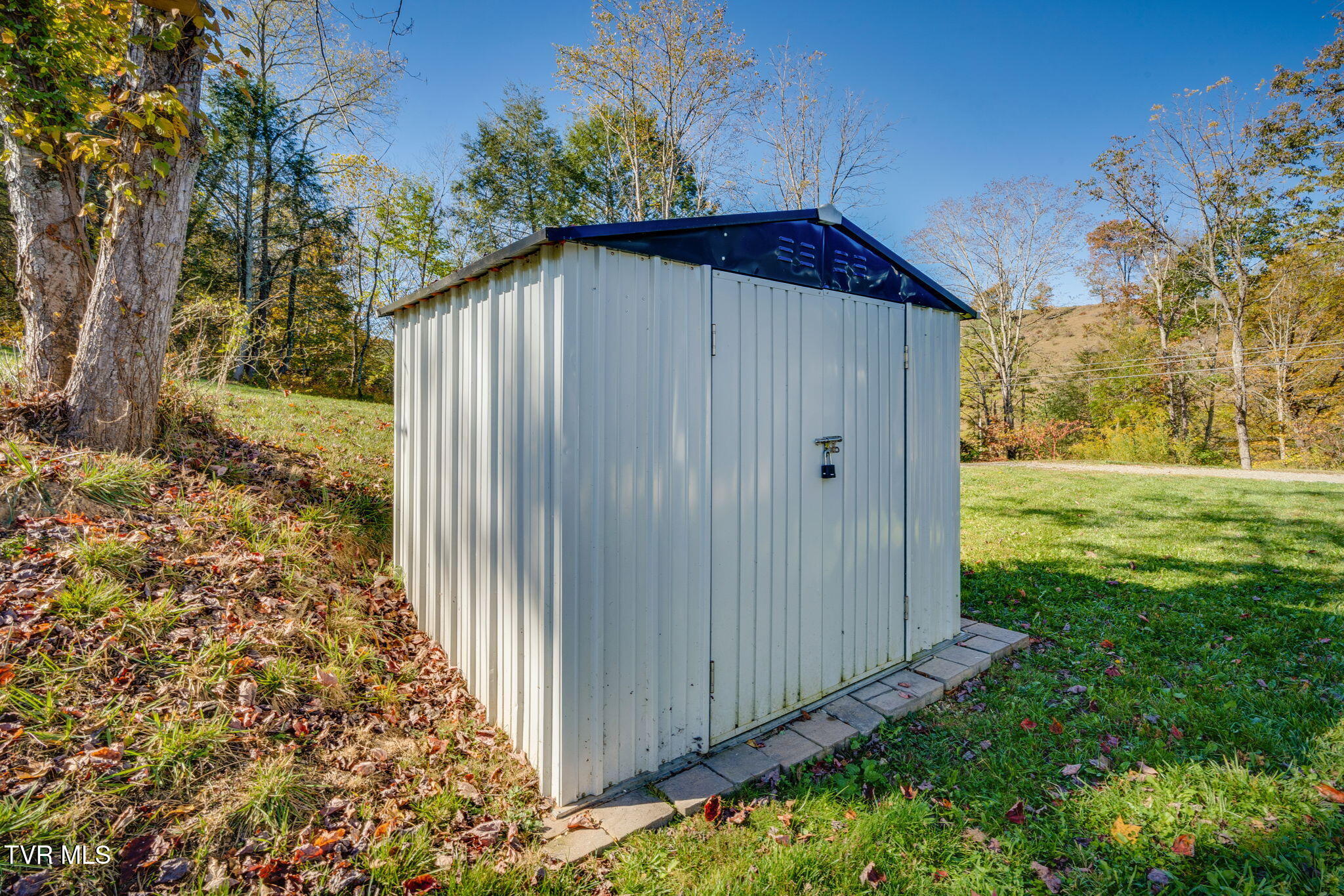 559 Robe Shull Road Mountain City, TN 37683 - Photo 22 of 28 025