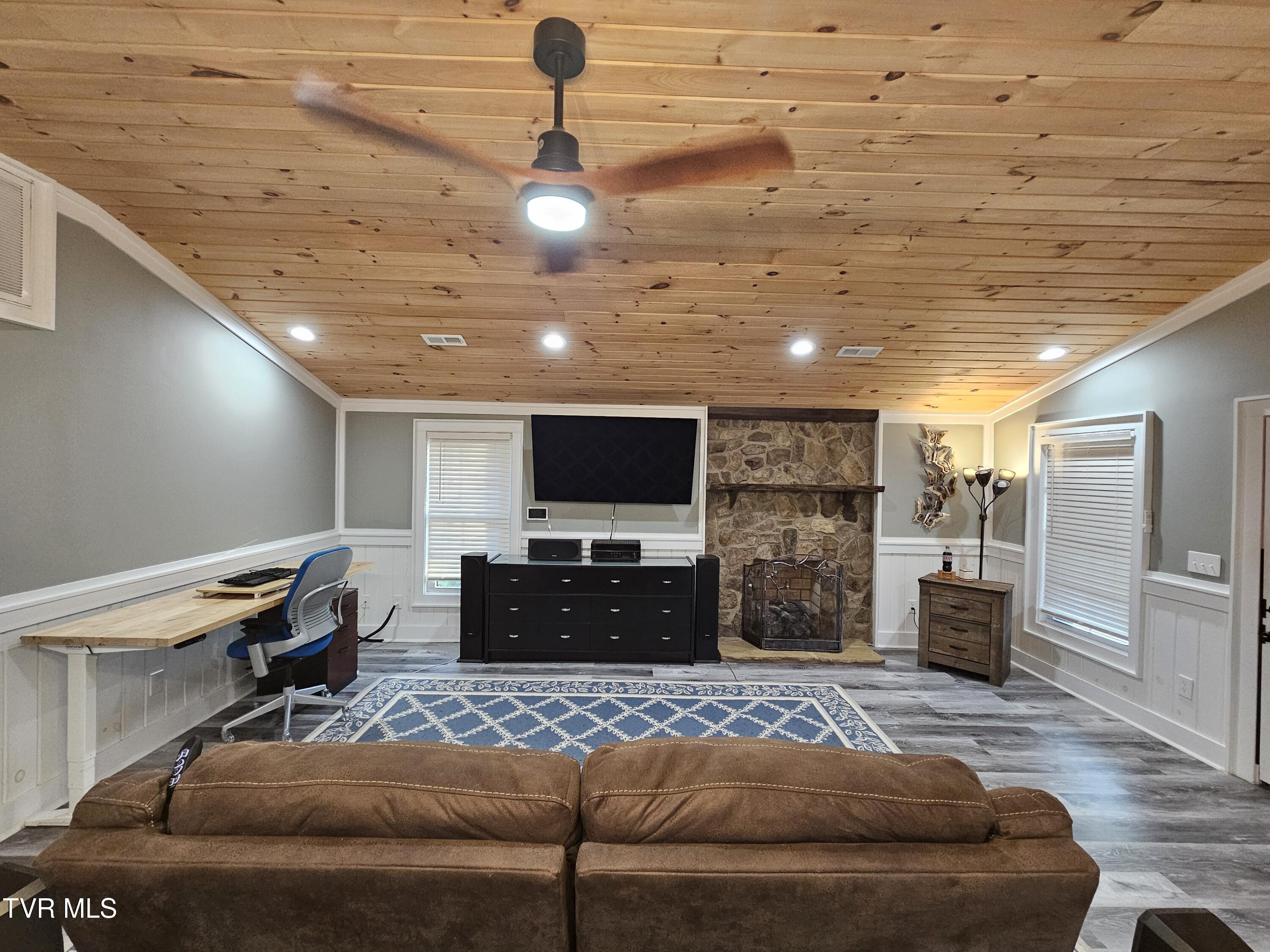 559 Robe Shull Road Mountain City, TN 37683 - Photo 4 of 28 Updated LR 2