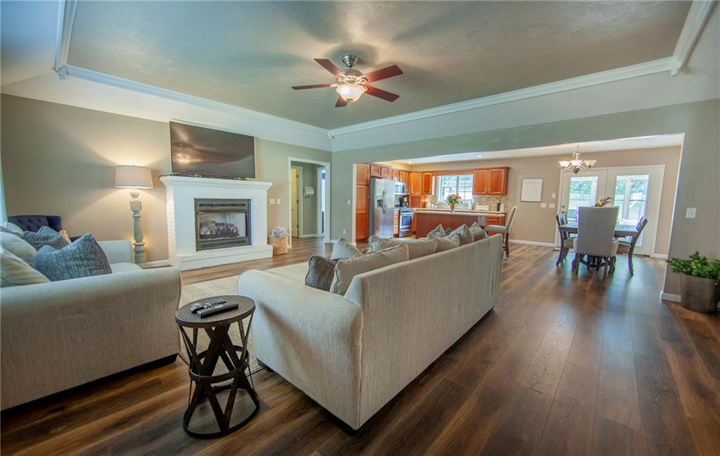 961 West Barouche Pendleton, IN 46064 - Photo 3 of 33 Gallery Image 3