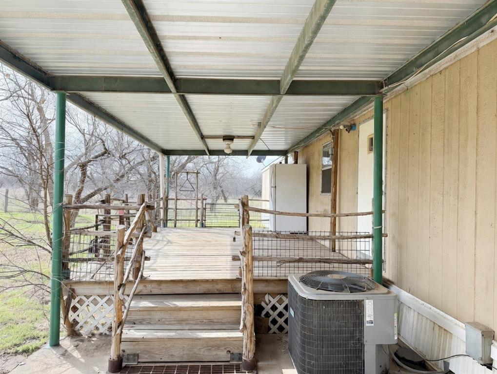 1091 Withers Road Mineral Wells, TX 76067 - Photo 3 of 32