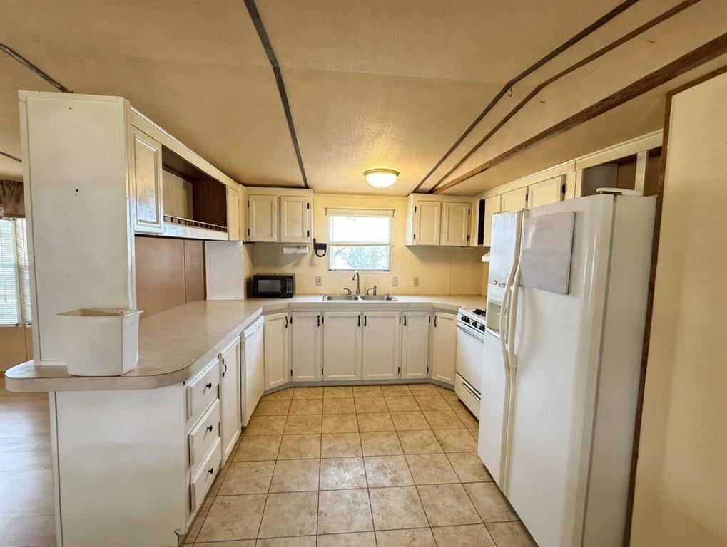 1091 Withers Road Mineral Wells, TX 76067 - Photo 7 of 32
