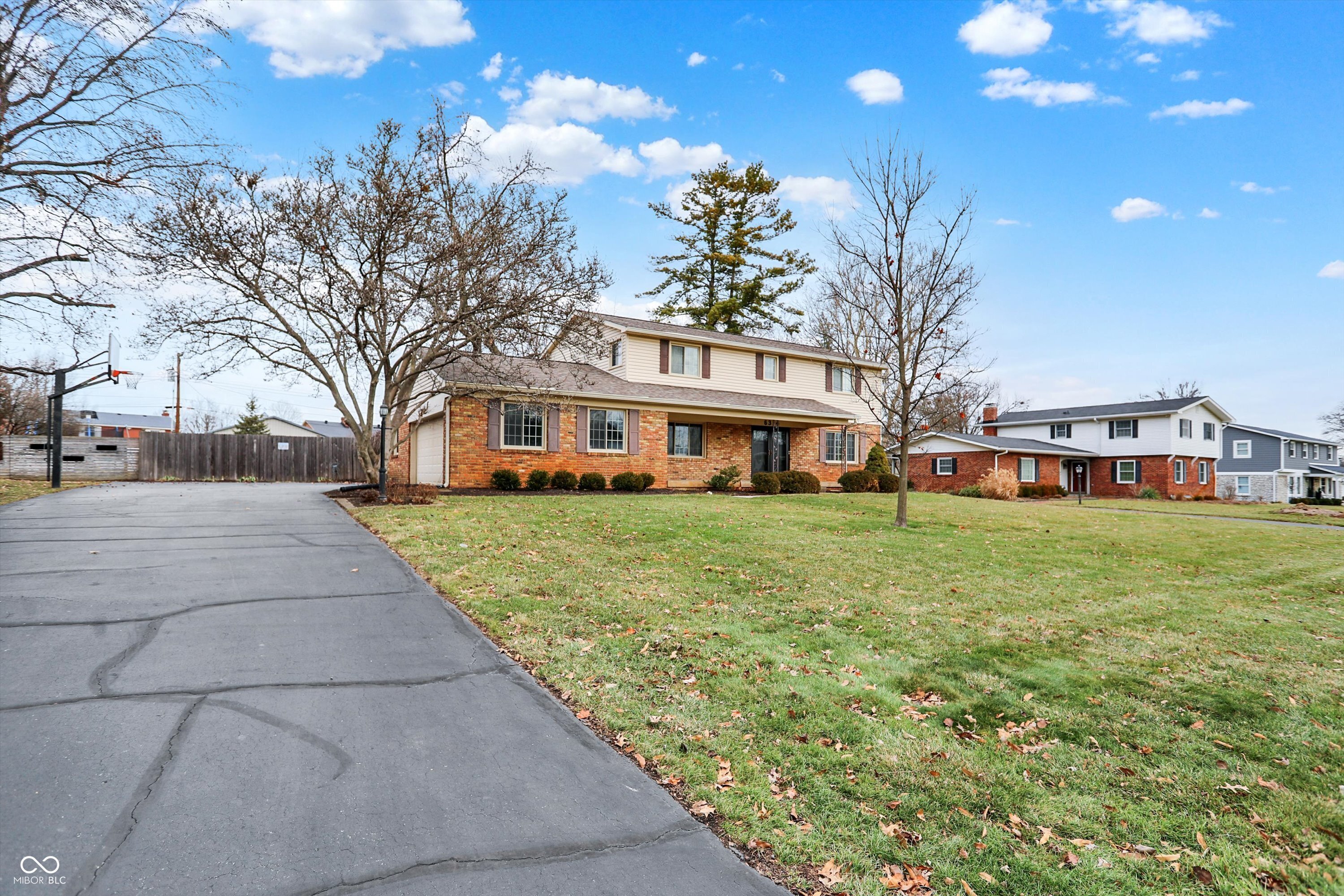 6314 Hythe Road Indianapolis, IN 46220 - Photo 3 of 59 Gallery Image 3