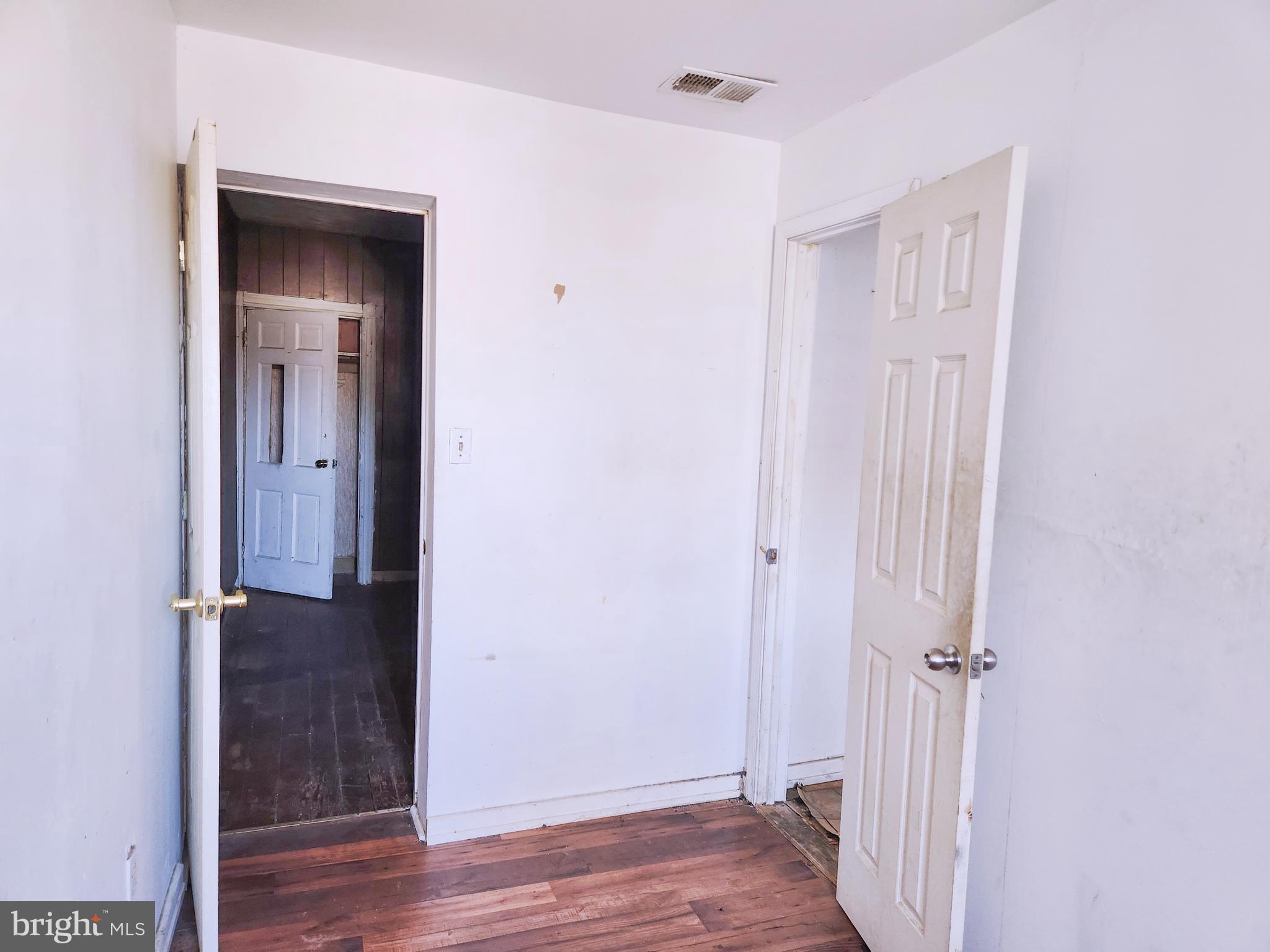 1623 Rutland Avenue Baltimore, MD 21213 - Photo 14 of 19 3rd Bedroom