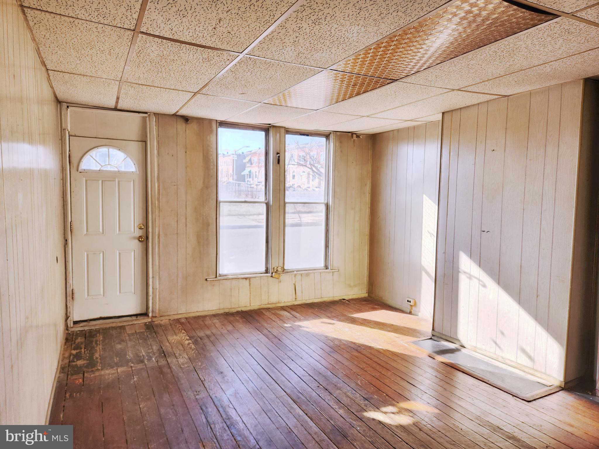 1623 Rutland Avenue Baltimore, MD 21213 - Photo 4 of 19 Living Room