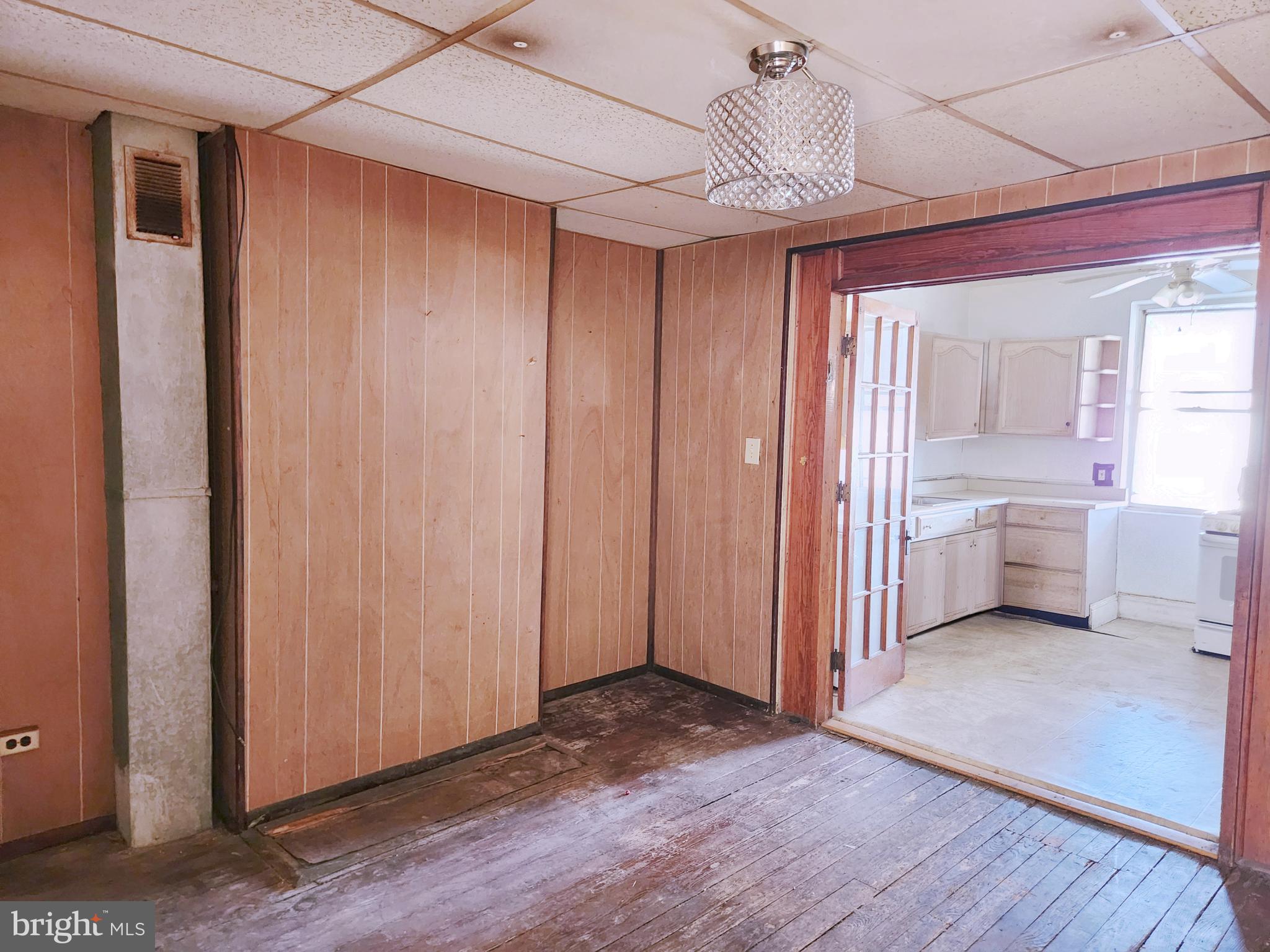 1623 Rutland Avenue Baltimore, MD 21213 - Photo 6 of 19 Dining Room