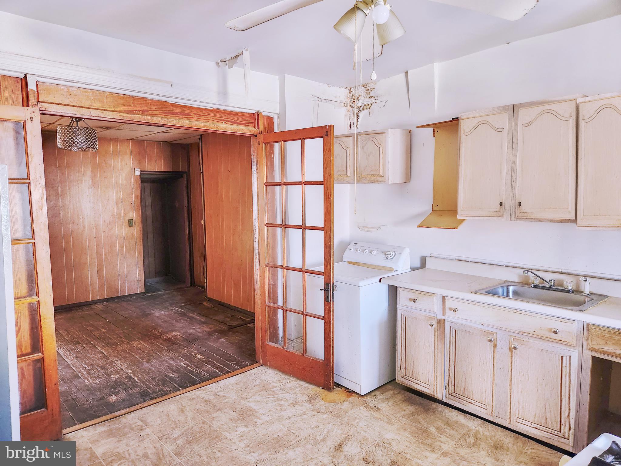 1623 Rutland Avenue Baltimore, MD 21213 - Photo 9 of 19 Kitchen
