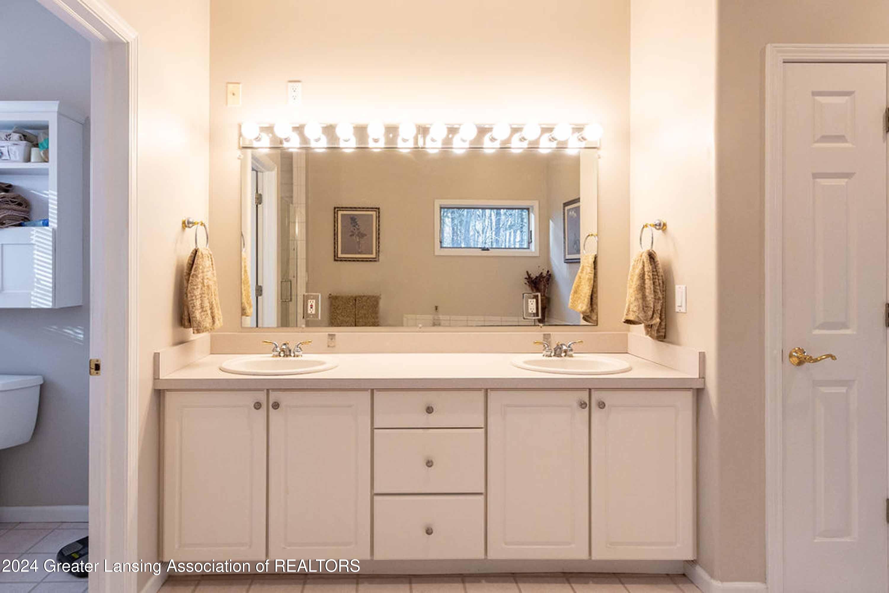 1130 North Edgar Road Mason, MI 48854 - Photo 38 of 82 1130 N Edgar. Dual Vanity