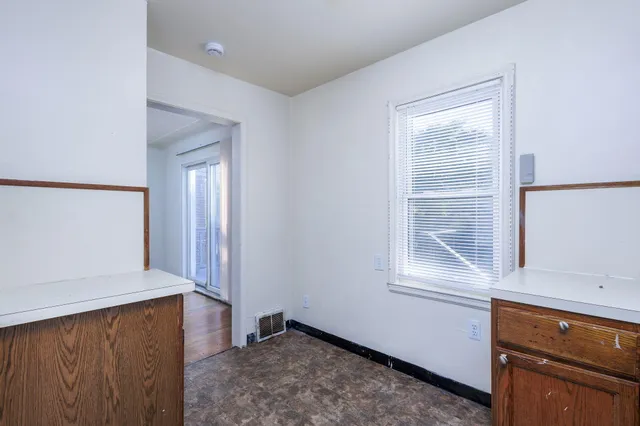 $1,375 | 6506 Memorial Avenue, Detroit, MI 48228