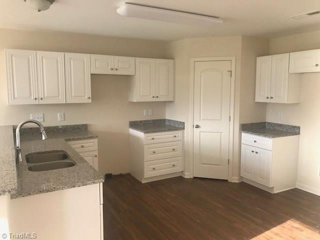 208 Robbins Road Winston-Salem, NC 27107 - Photo 4 of 15 Gallery Image 4