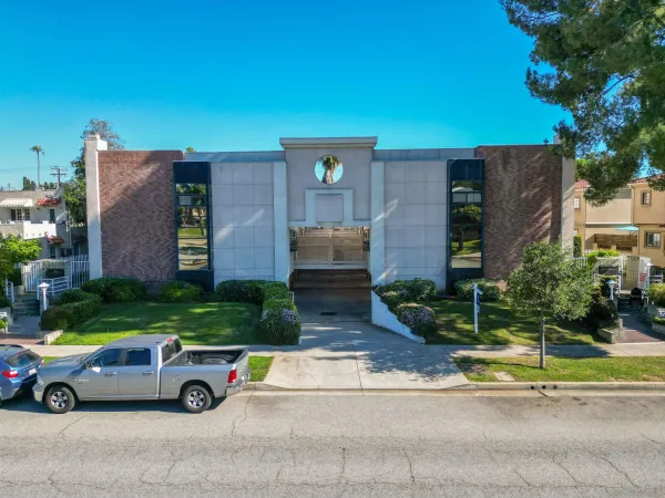 front view of house with a yard