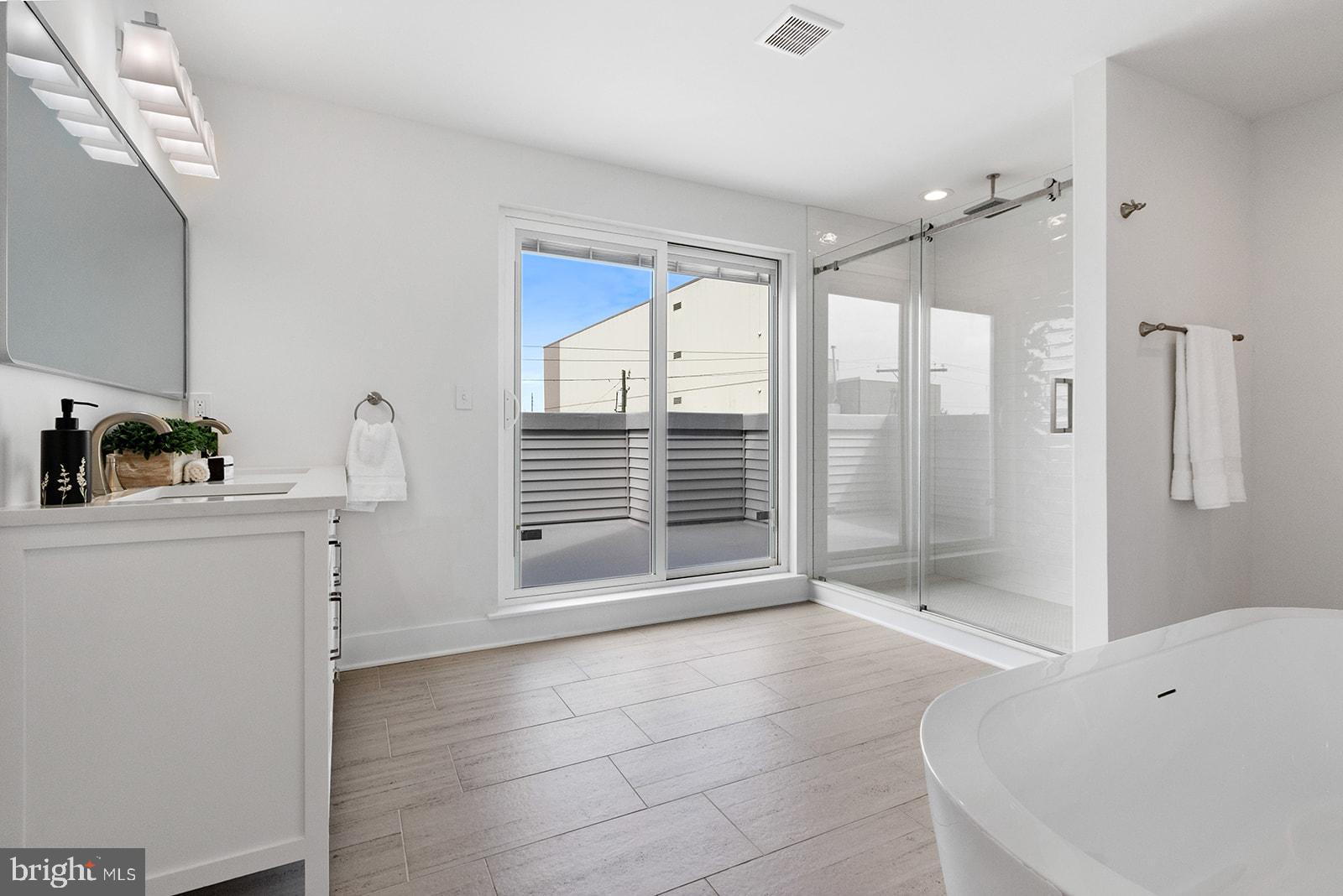 1113 South 23rd Street Philadelphia, PA 19146 - Photo 23 of 40 Primary en suite bathroom