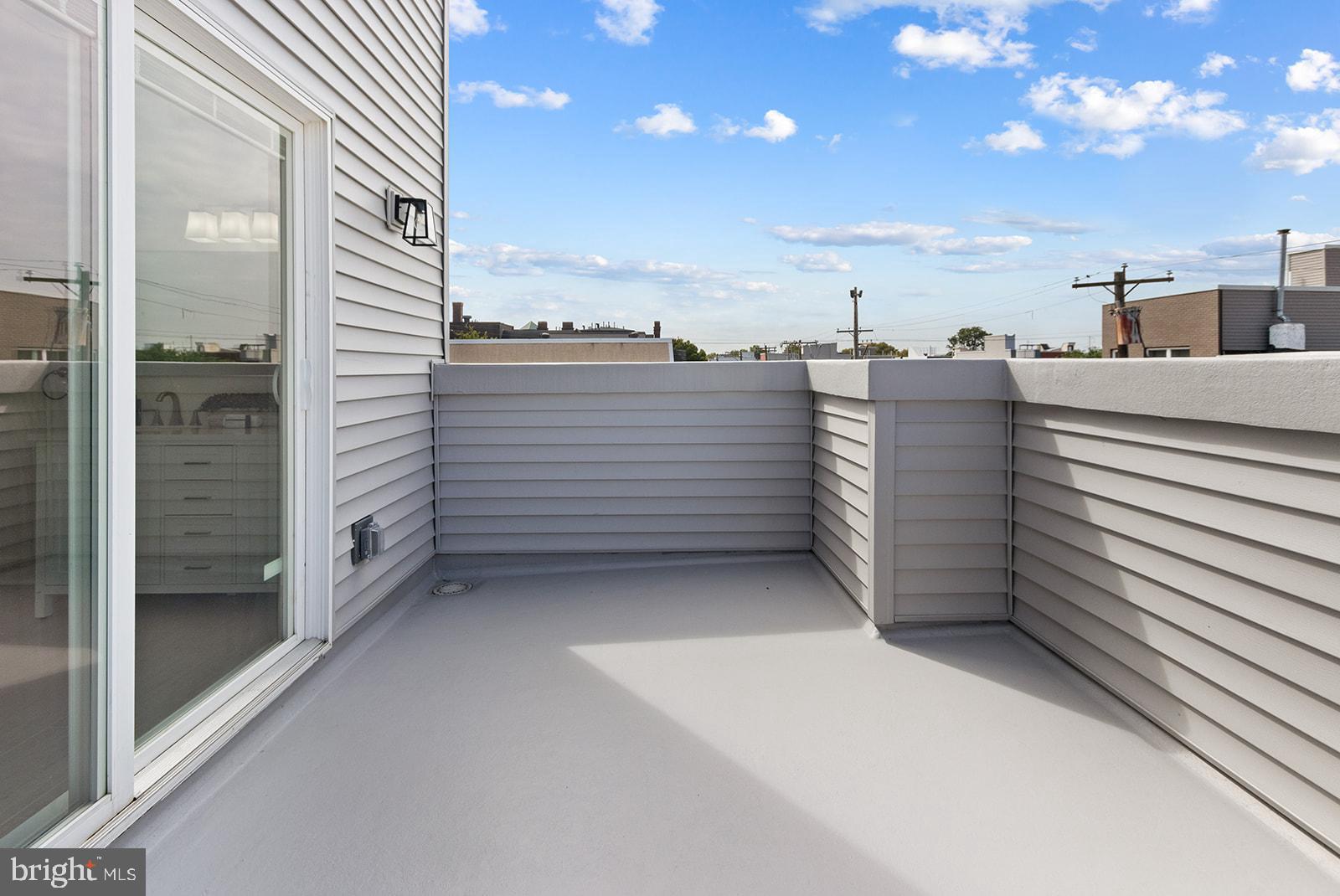 1113 South 23rd Street Philadelphia, PA 19146 - Photo 25 of 40 Bathroom deck