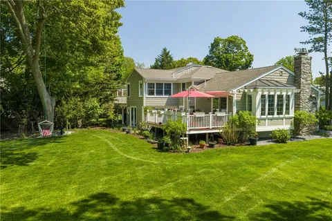 $1,395,000 | 31 Meadowbrook Drive, Barrington, RI 02806