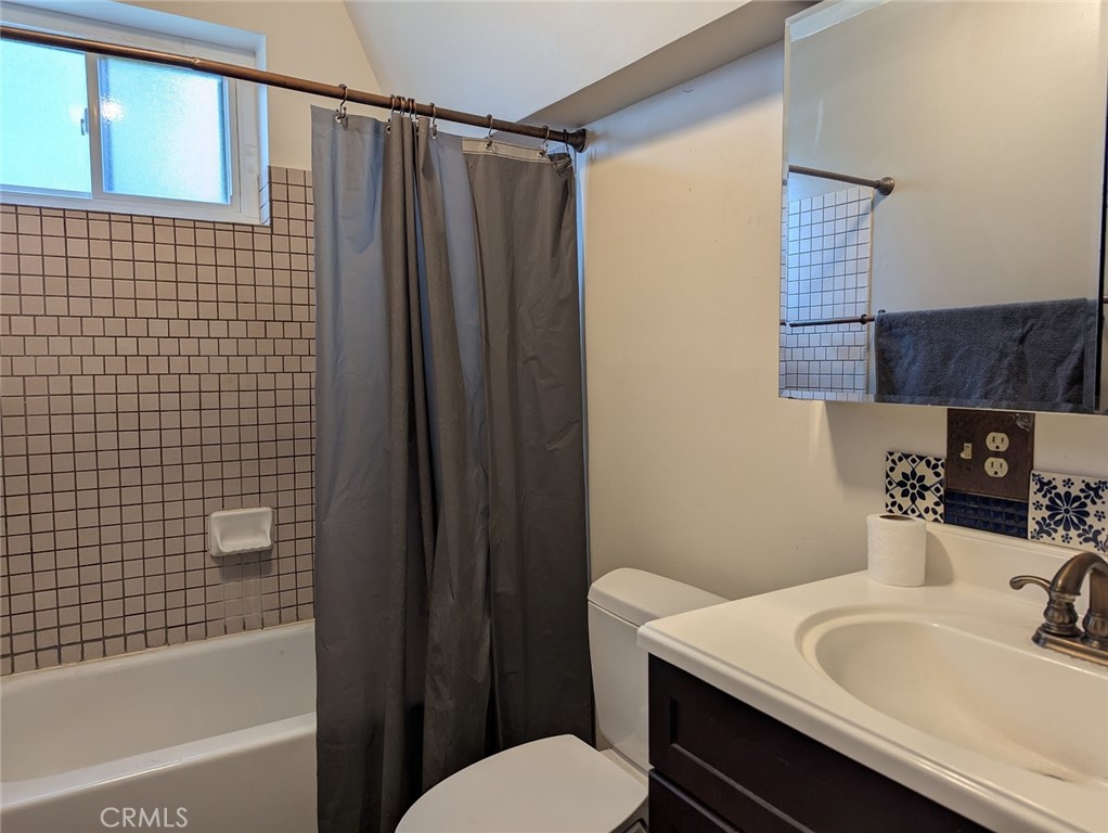 2382 Faber Street Durham, CA 95938 - Photo 10 of 20 a bathroom with a sink a toilet and shower