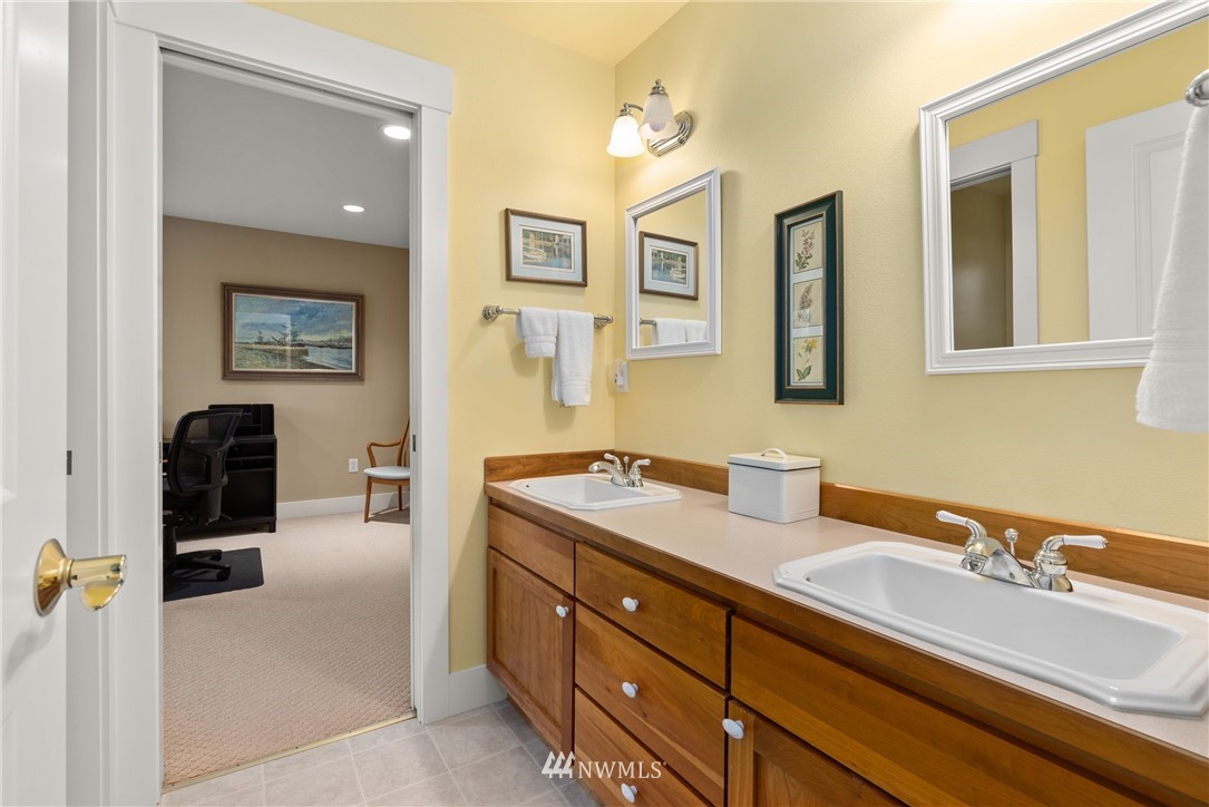 5316 Lemon Road Northeast Olympia, WA 98506 - Photo 21 of 40 Gallery Image 21