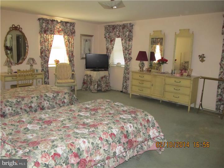 529 Broadview Road Upper Darby, PA 19082 - Photo 12 of 19 Master Bedroom