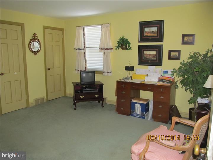 529 Broadview Road Upper Darby, PA 19082 - Photo 16 of 19 Bedroom 3