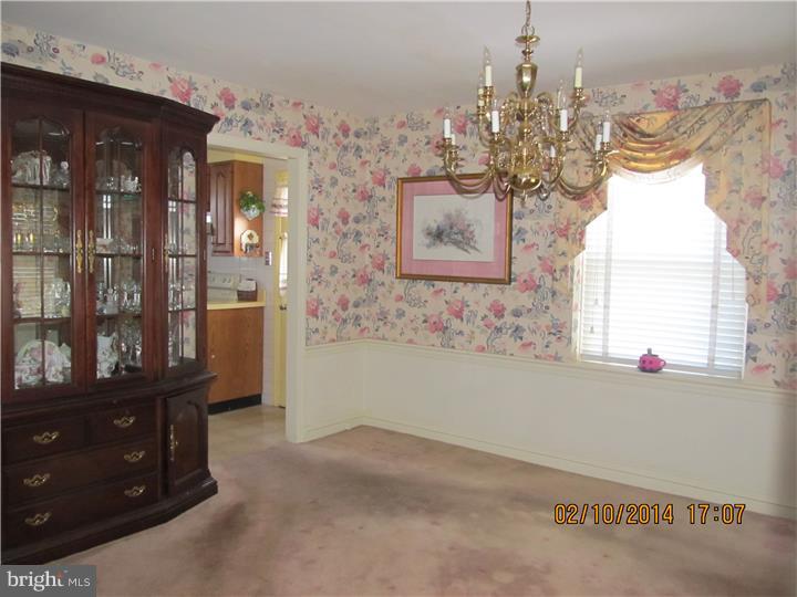 529 Broadview Road Upper Darby, PA 19082 - Photo 7 of 19 Dining Room