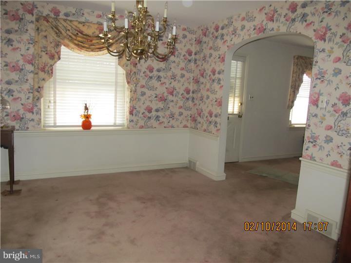 529 Broadview Road Upper Darby, PA 19082 - Photo 8 of 19 Dining Room
