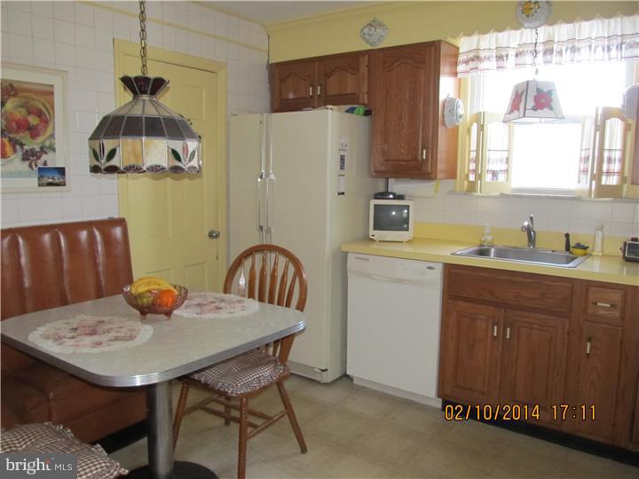 529 Broadview Road Upper Darby, PA 19082 - Photo 9 of 19 Kitchen