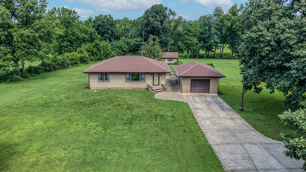 2115 Maple Road Joliet, IL 60432 - Photo 2 of 19 Gallery Image 2