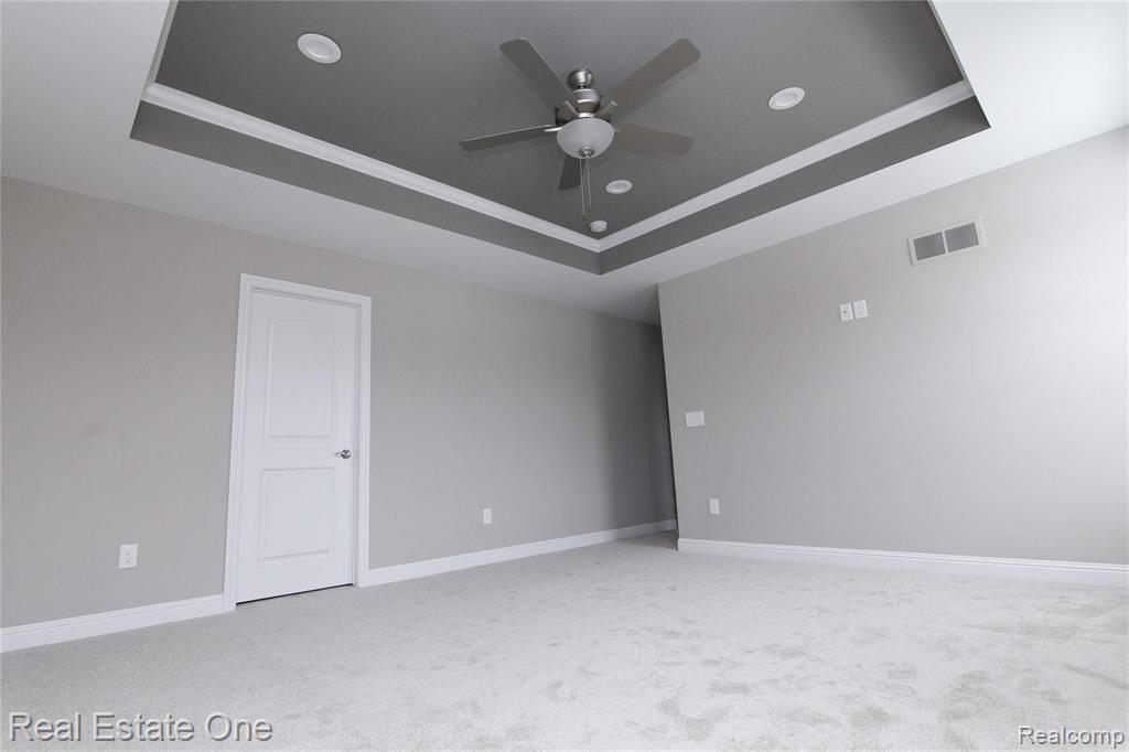 2466 Eastern Avenue Rochester Hills, MI 48307 - Photo 24 of 48