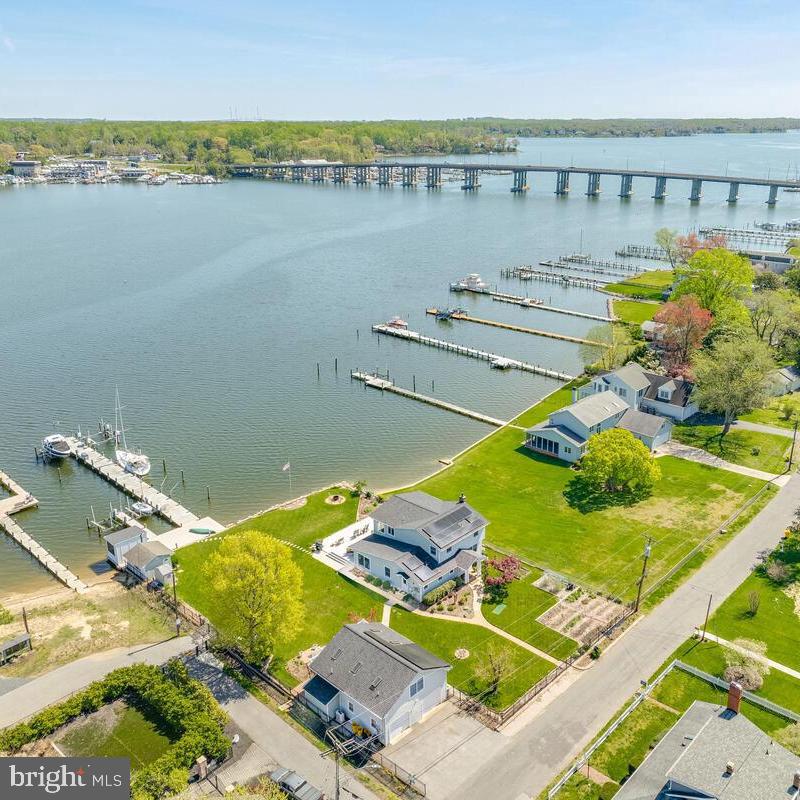 201 Edgewater Drive Edgewater, MD 21037 - Photo 2 of 49 a view of a balcony with an ocean